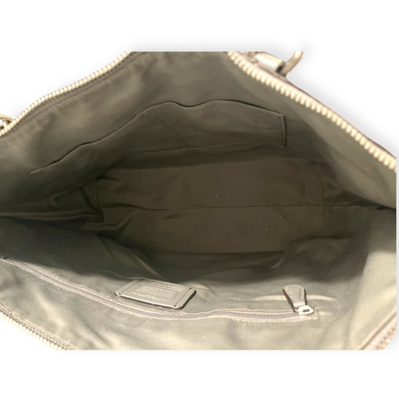 ℂ𝕠𝕒𝕔𝕙 F57526 𝔸𝕧𝕒 ℂ𝕣𝕠𝕤𝕤𝕘𝕣𝕒𝕚𝕟 𝕃𝕖𝕒𝕥𝕙𝕖𝕣 𝕥𝕠𝕥𝕖| 𝔾𝕣𝕒𝕪 - Picture 7 of 12